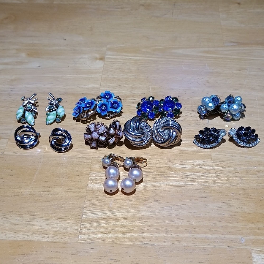 9 Sets Of Clip On Women's Earrings